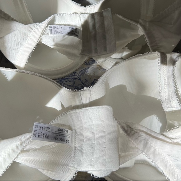 Wacoal Elegant White Lace Bra - Two - Picture 3 of 4